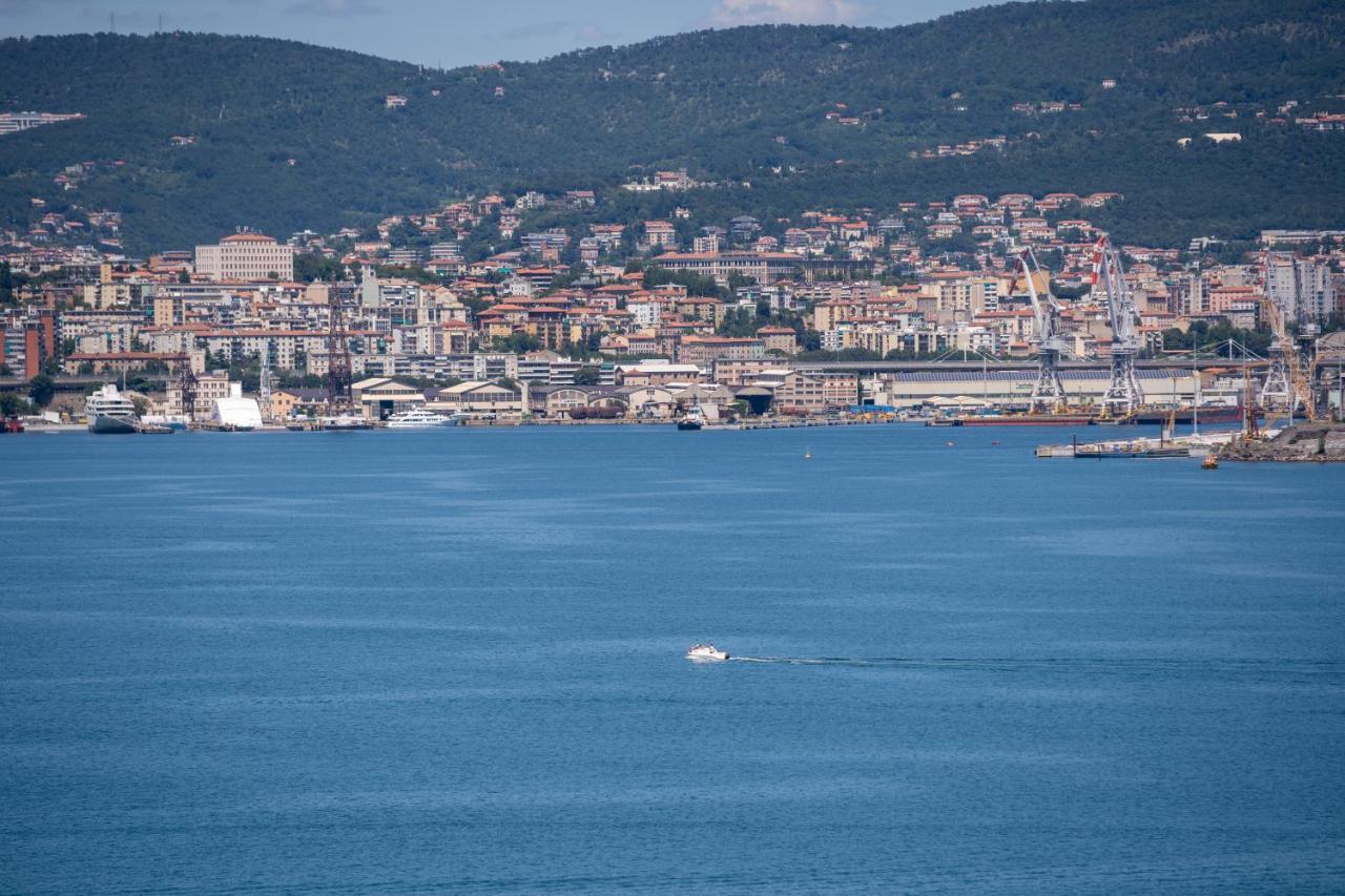 Muggia Uphill B&B Bagian luar foto